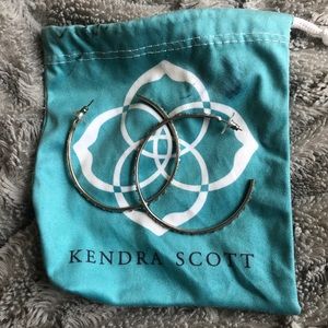 Kendra Scott Val Hoops